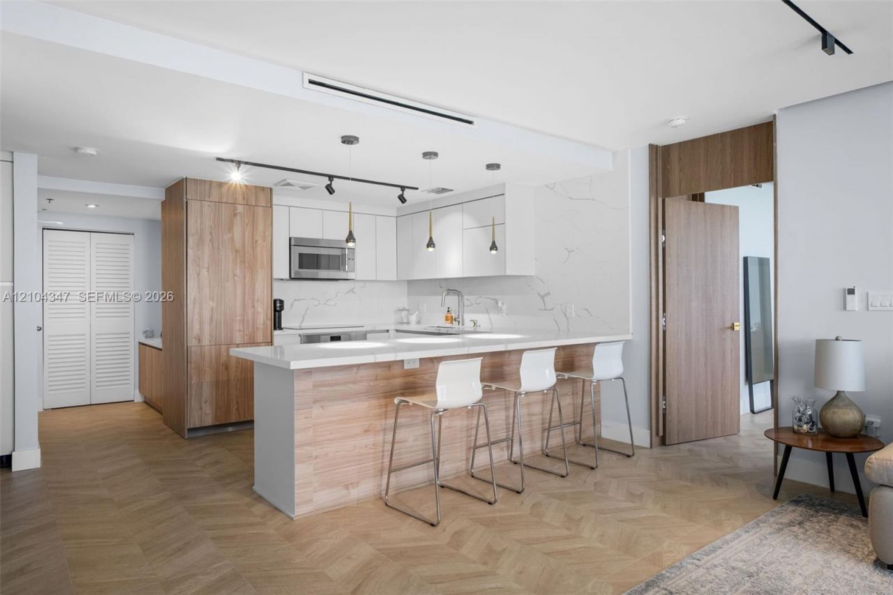 10185 Collins Ave , Unit 919, Bal Harbour, FL 33154 Photo