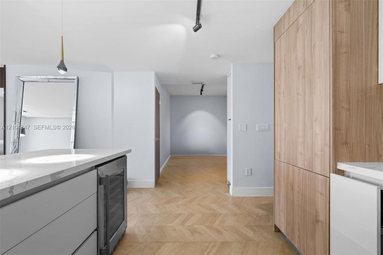 10185 Collins Ave , Unit 919, Bal Harbour, FL 33154 Photo