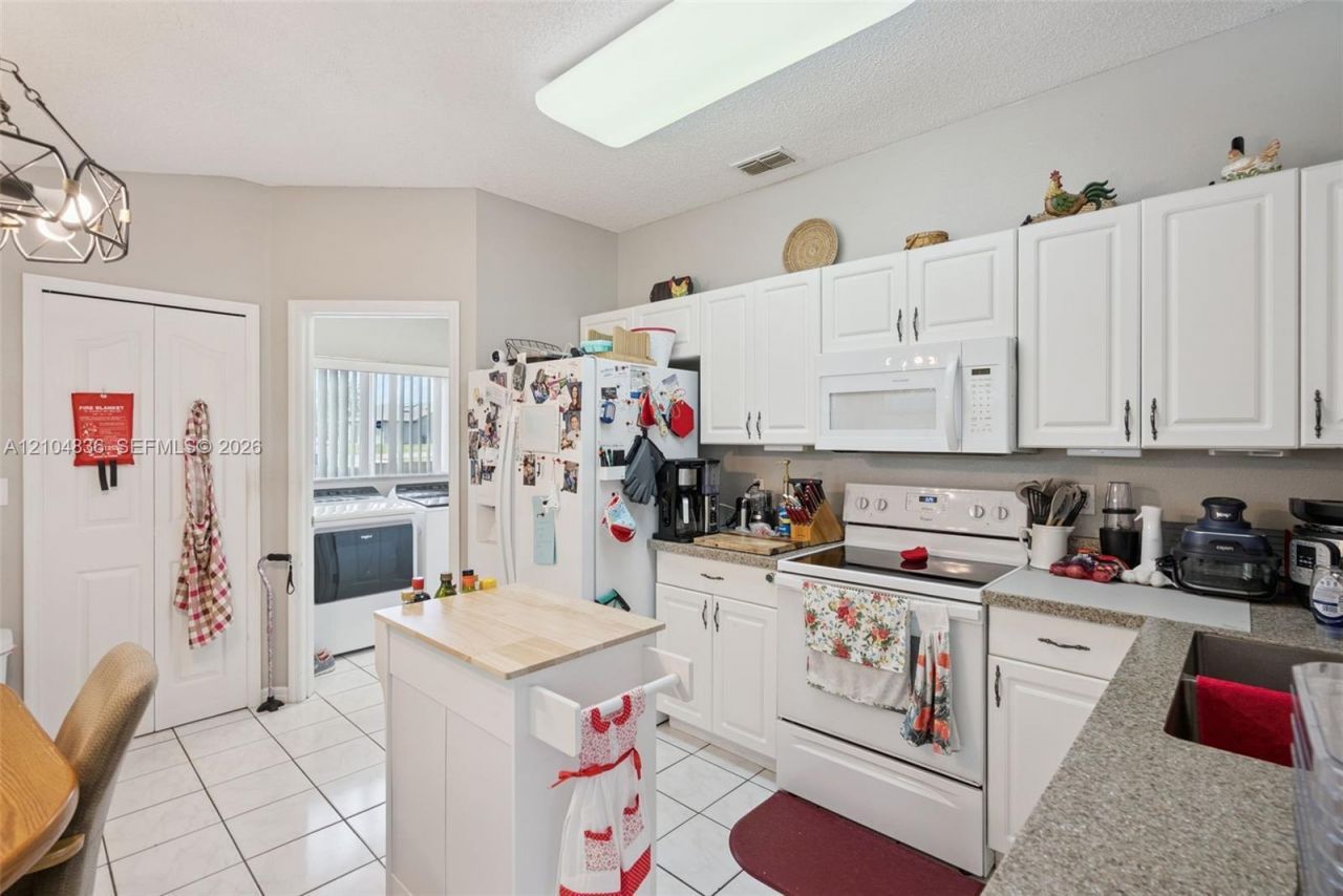2563 Sheffield , Deltona, FL 32738 Photo