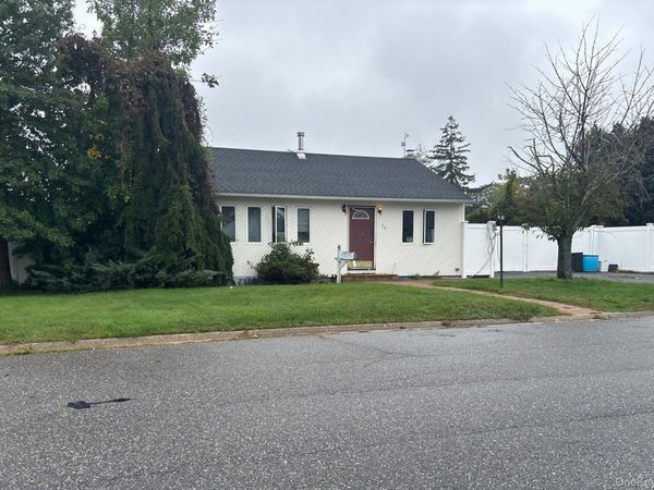30 Jenkins Avenue, North Babylon, NY 11703