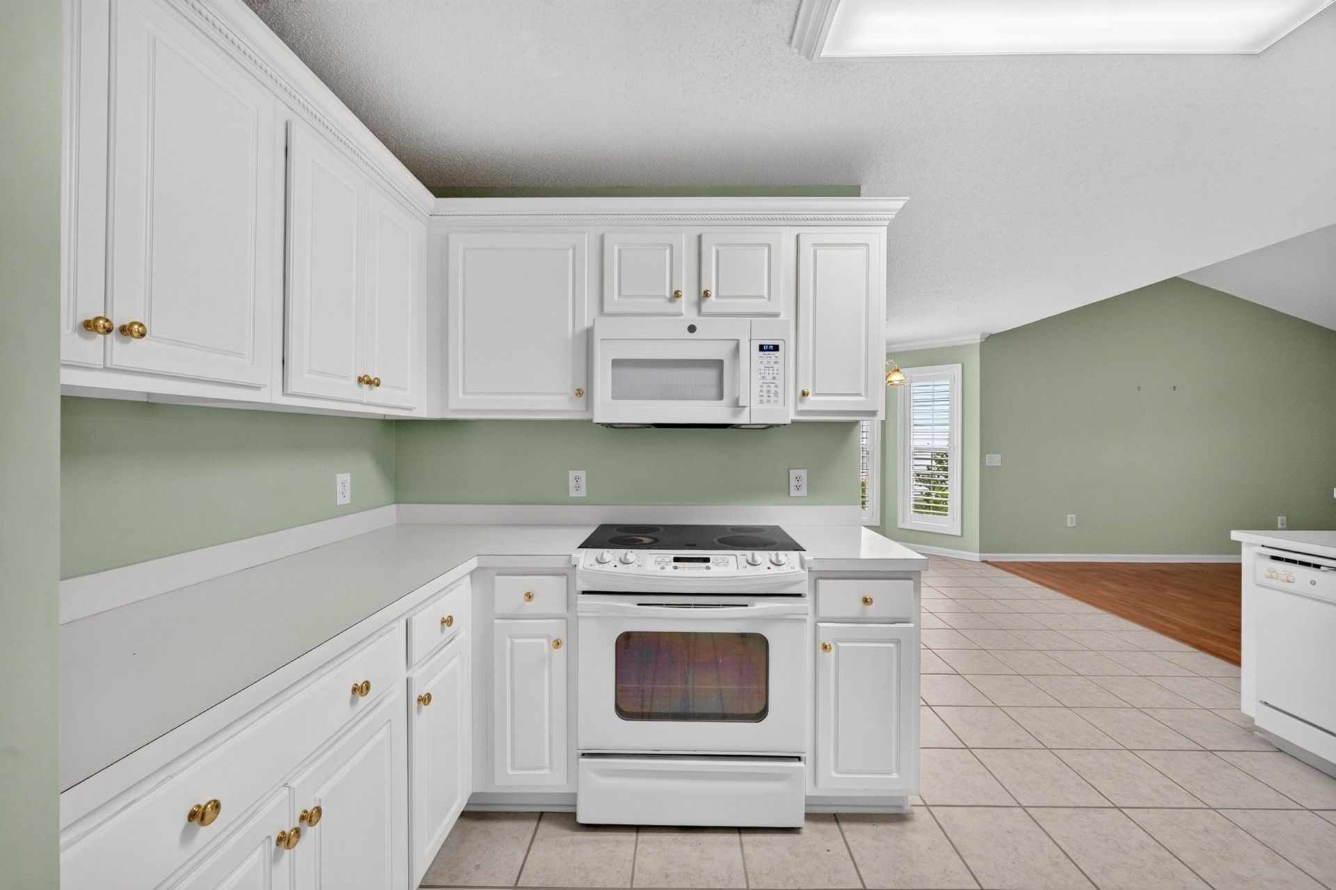 1076 Vestry Dr.  Photo 12