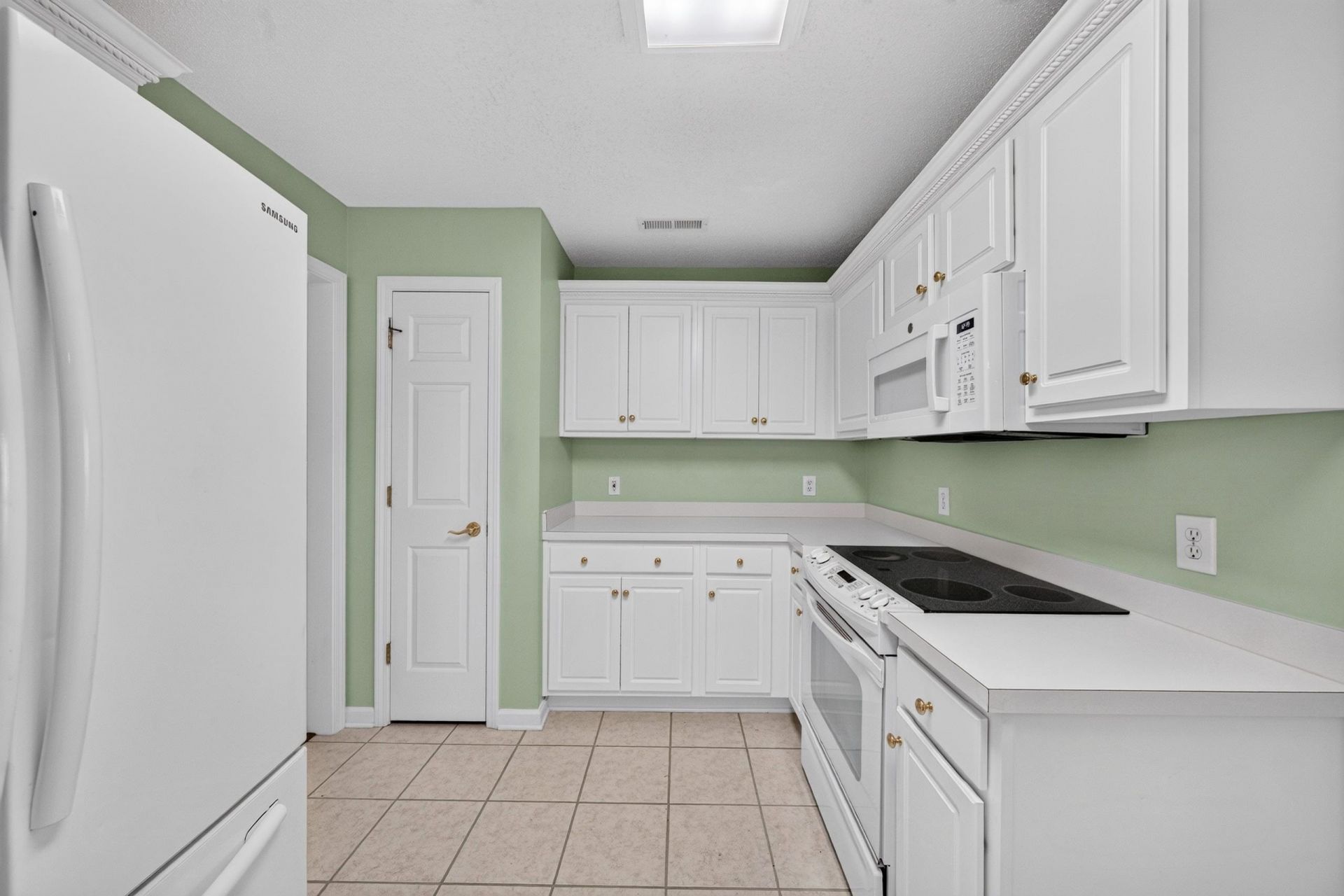 1076 Vestry Dr.  Photo 13