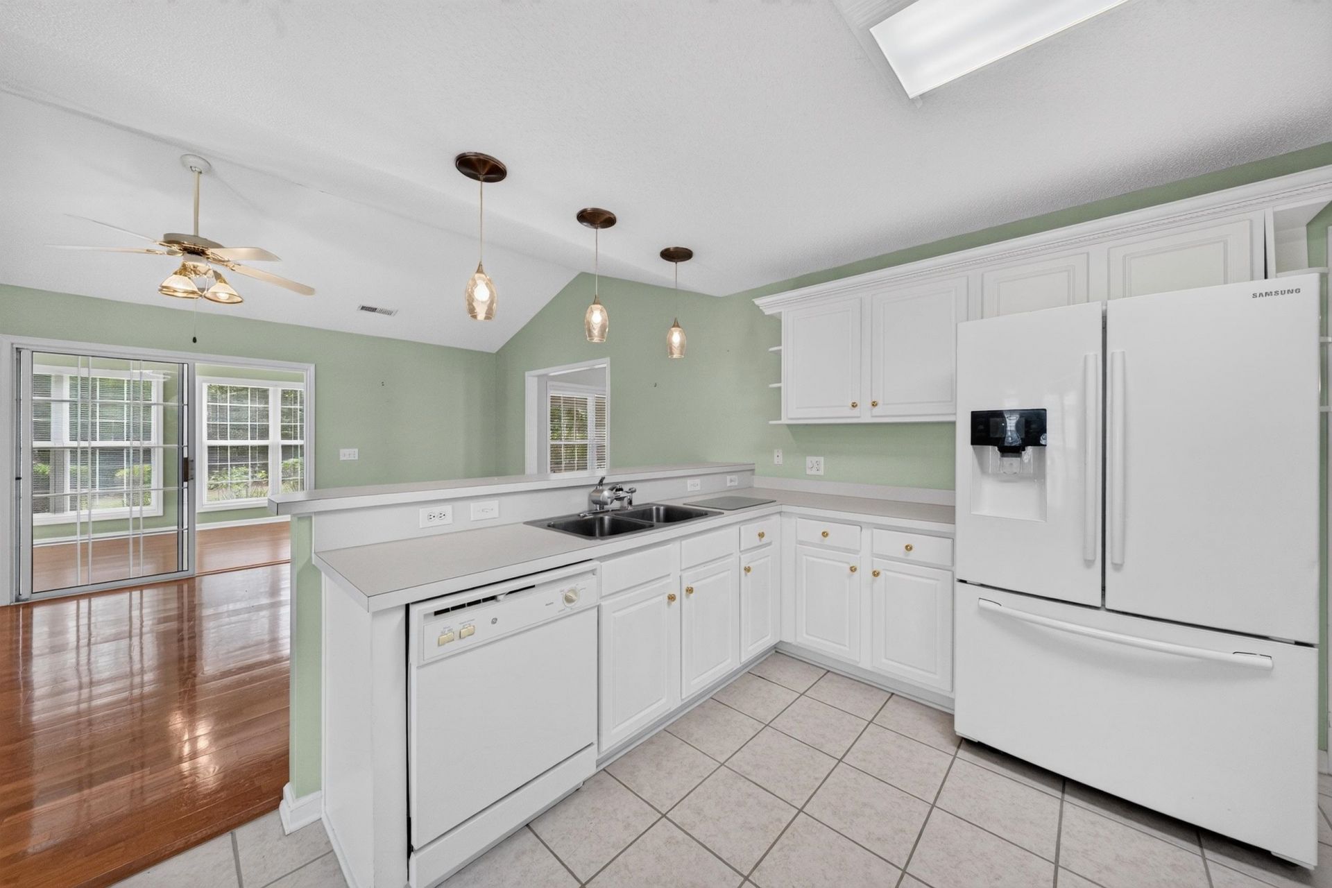 1076 Vestry Dr.  Photo 14