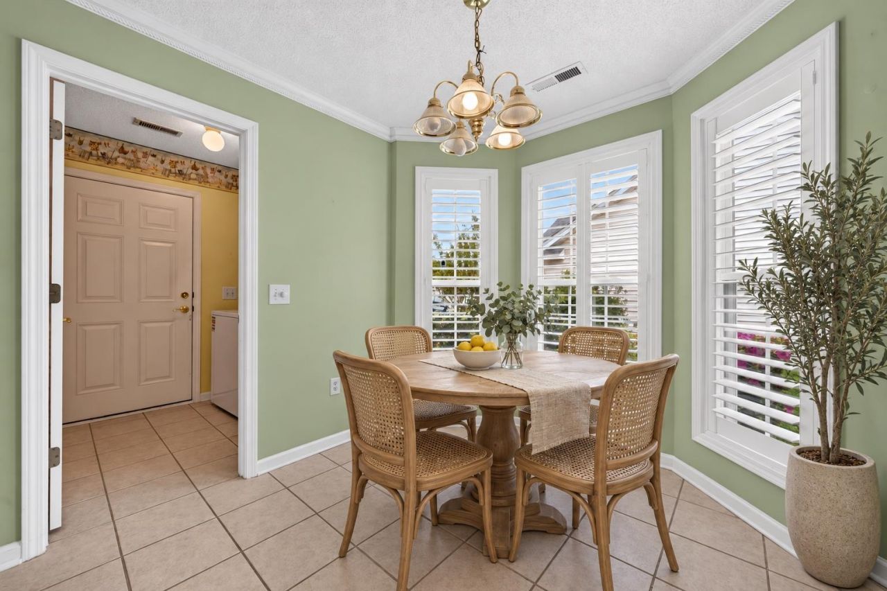 1076 Vestry Dr.  Photo 18