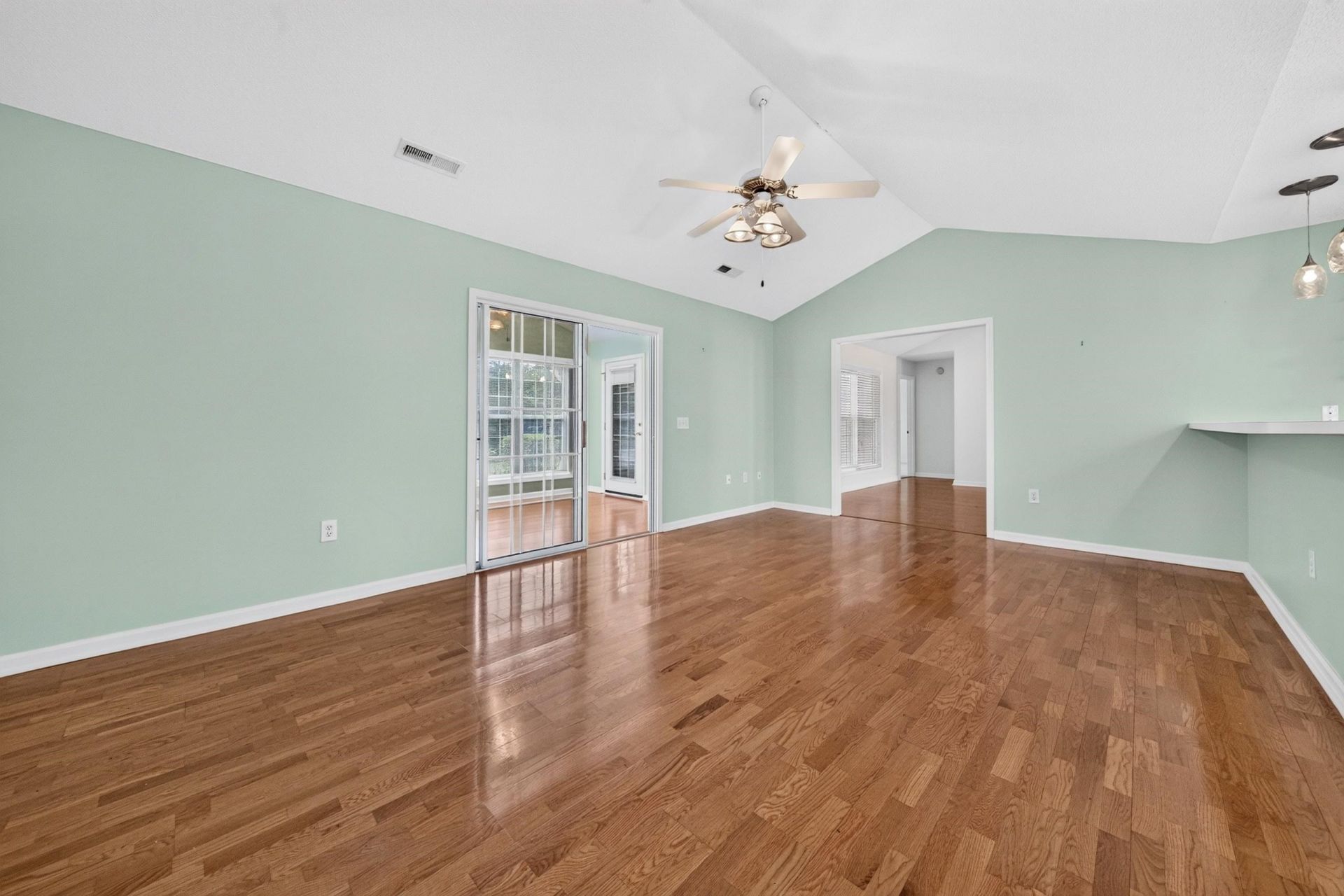 1076 Vestry Dr.  Photo 20