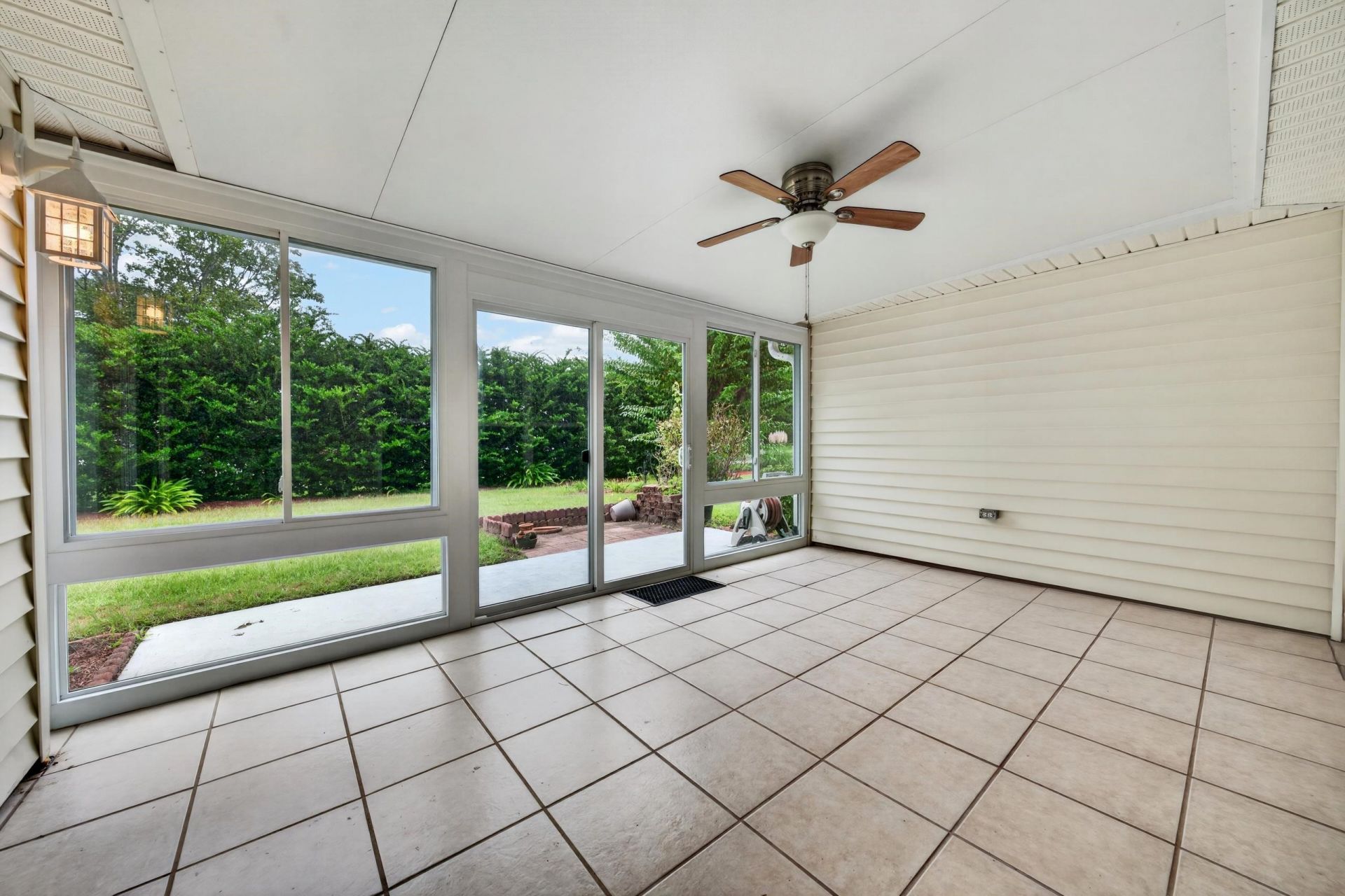 1076 Vestry Dr.  Photo 26