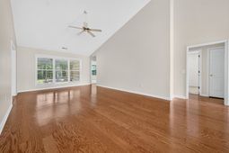 1076 Vestry Dr.  photo 4