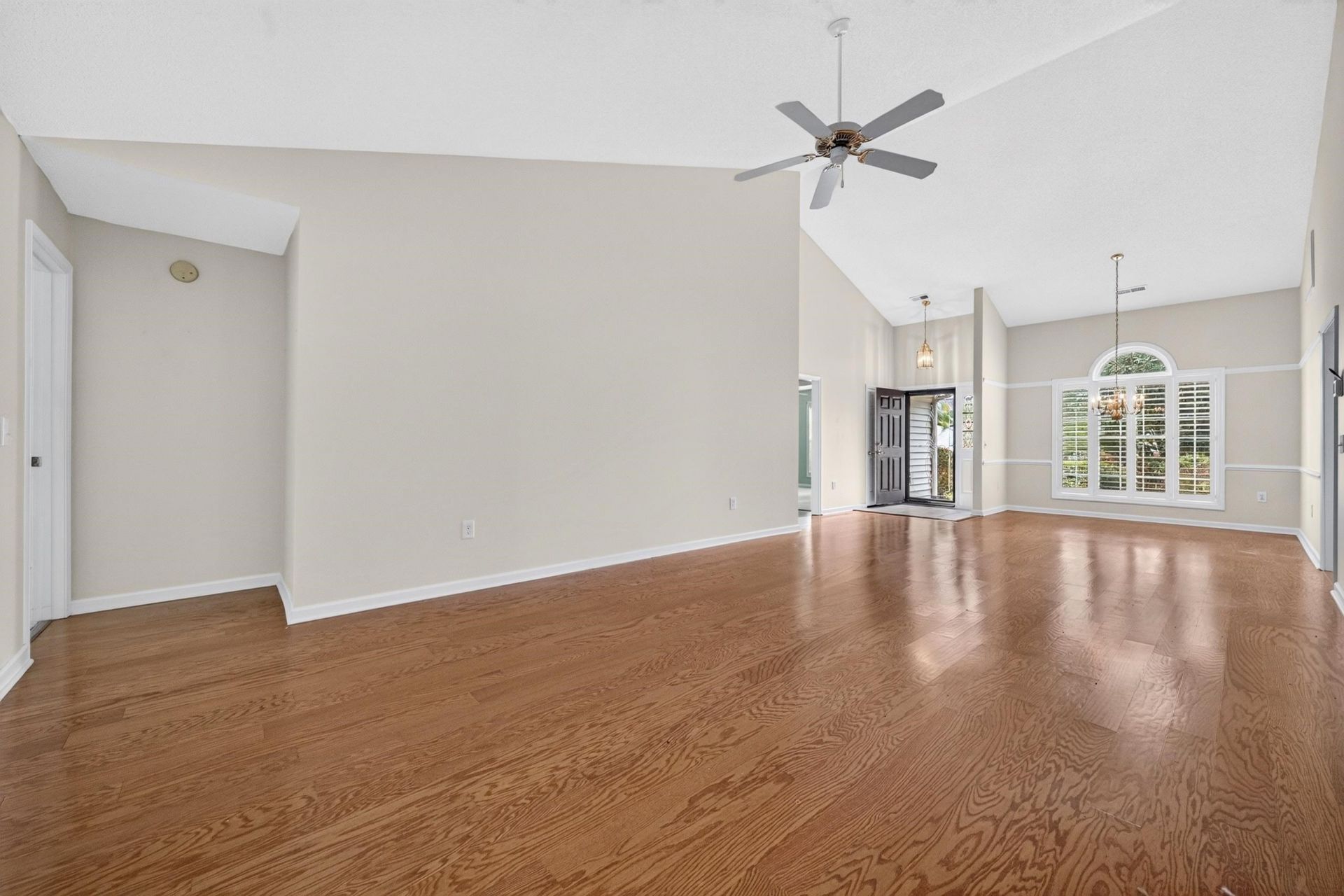 1076 Vestry Dr.  Photo 6