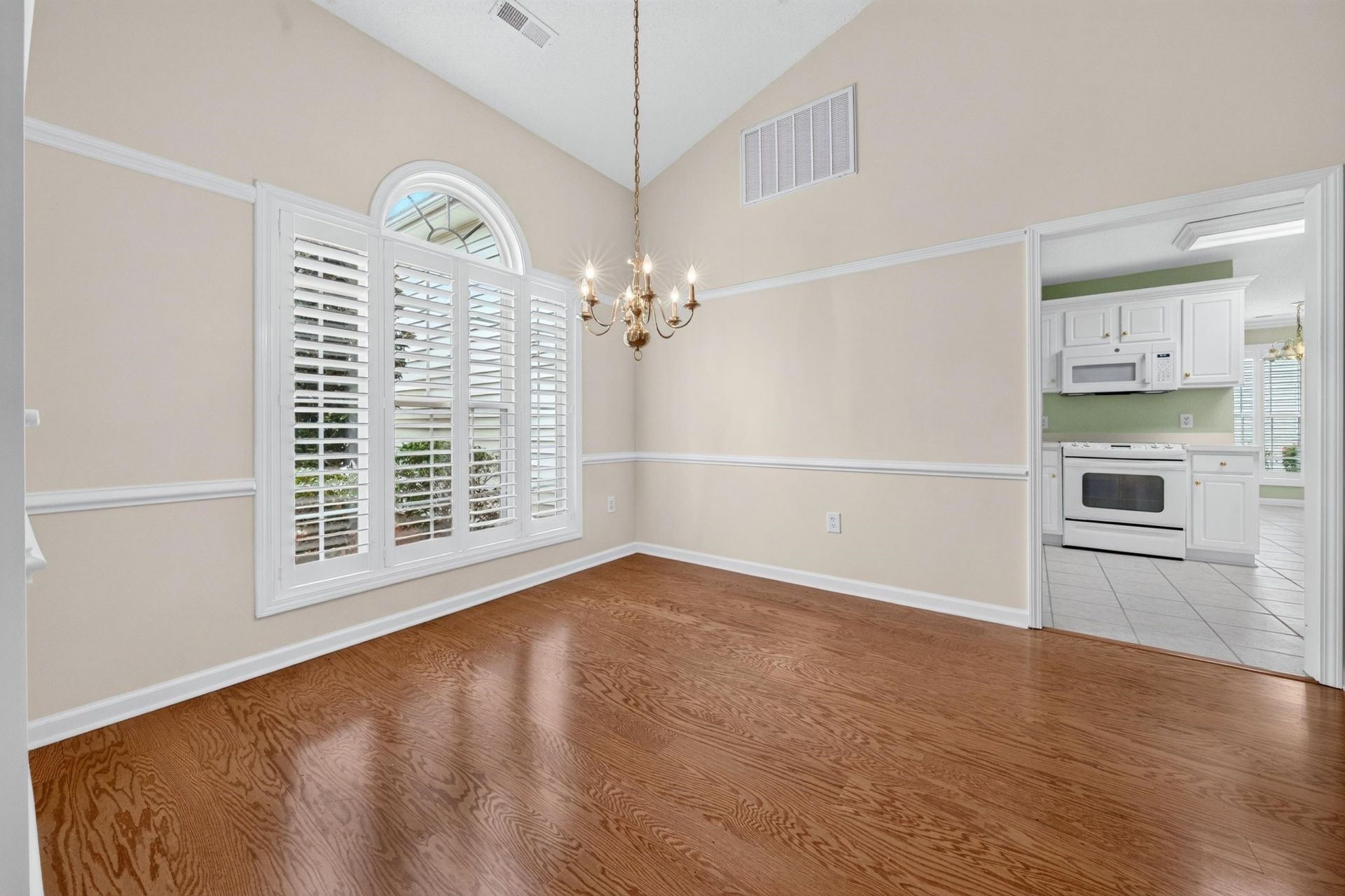 1076 Vestry Dr.  Photo 9