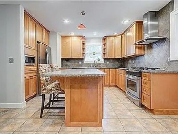 83 Dewey Avenue , Fairport, NY 14450