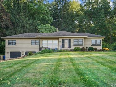3210 Lower Mountain Road, Sanborn, NY 14132