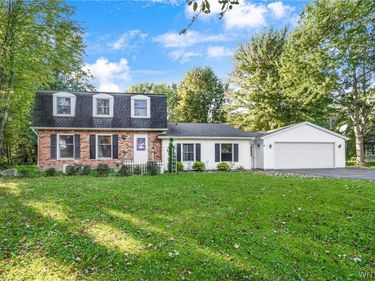 6876 Creekview Drive, Lockport, NY 14094