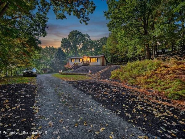 3033 Division Street , Scranton, PA 18504