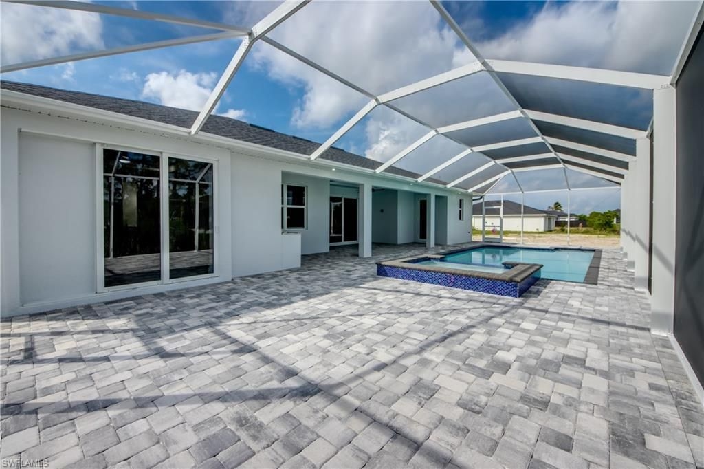 1429 NW 2nd St , Cape Coral, FL 33993 Photo