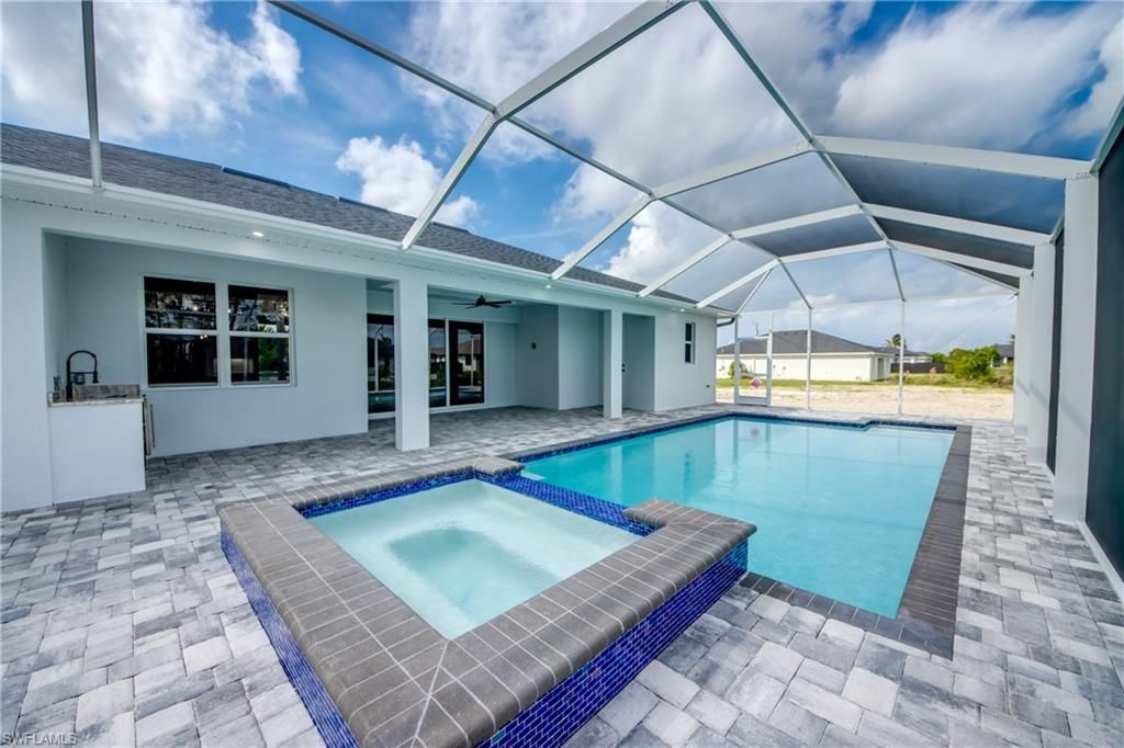 1429 NW 2nd St , Cape Coral, FL 33993 Photo