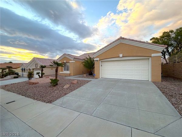 10709 Dover Creek Avenue , Las Vegas, NV 89134