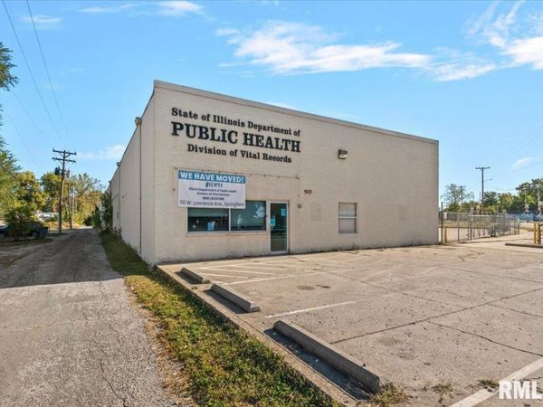 925 E Ridgely Avenue, Springfield, IL 62702