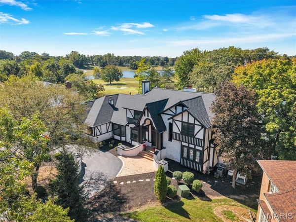 150 Camfield Square Drive, St Louis, MO 63141