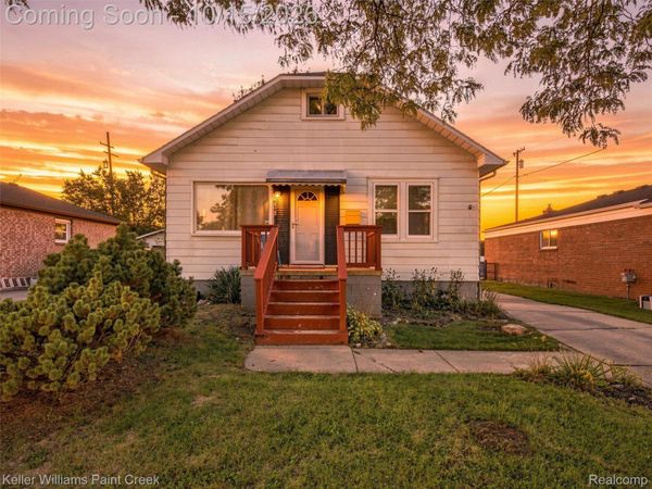 27941 Gladstone Street, St Clair Shores, Mi 48081