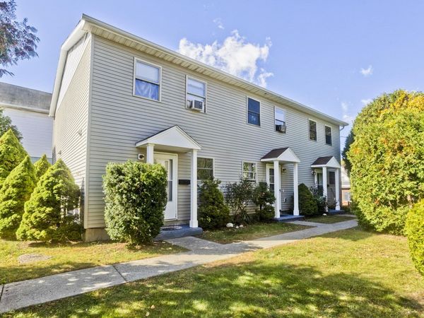 73-75 Walnut St, Holyoke, MA 01040