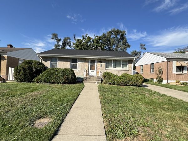 1220 N Lind Avenue , Berkeley, IL 60163