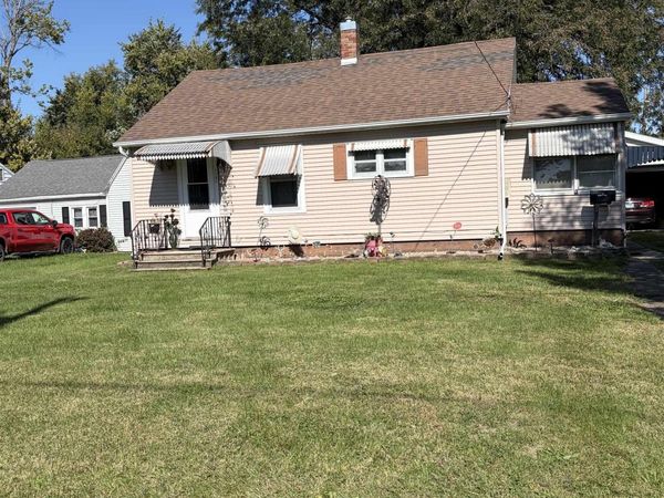 1191 E ELM Street, Canton, IL 61520