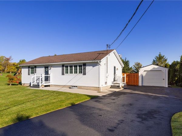 6128 N Bloomfield Road , Canandaigua, NY 14424