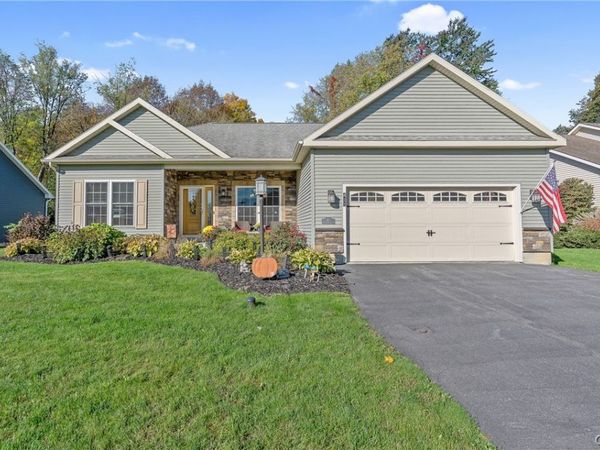 411 McClennan Drive, Fayetteville, NY 13066