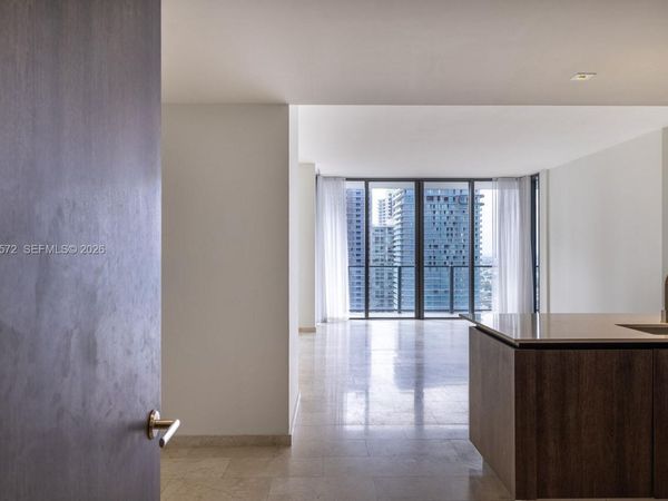 68 SE 6th St , Unit 2404, Miami, FL 33131