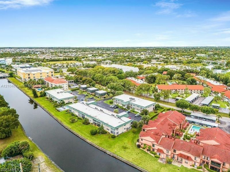 600 Valley Stream , Unit F8, Naples, FL 34113 Photo