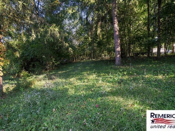 2nd Ave, Pinckney, MI 48169