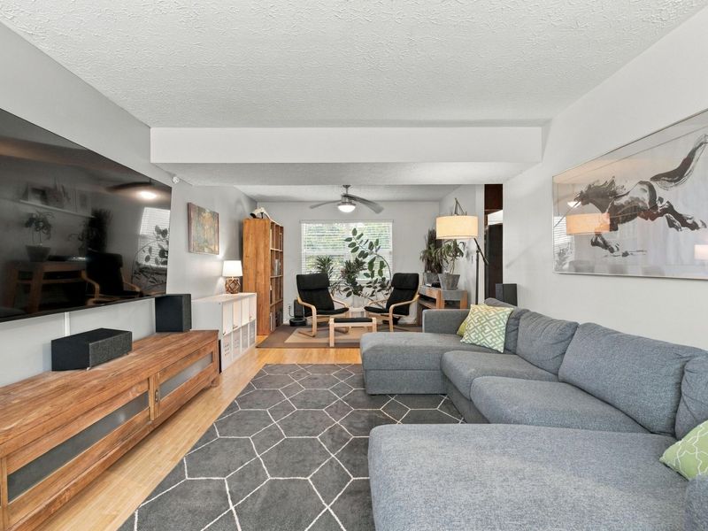 4999 Castlerea Court, Columbus, OH 43221 Photo 12