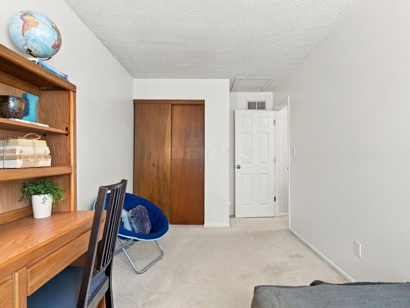 4999 Castlerea Court, Columbus, OH 43221 Photo 20