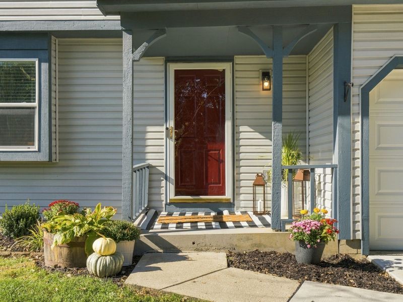 4999 Castlerea Court, Columbus, OH 43221 Photo 3