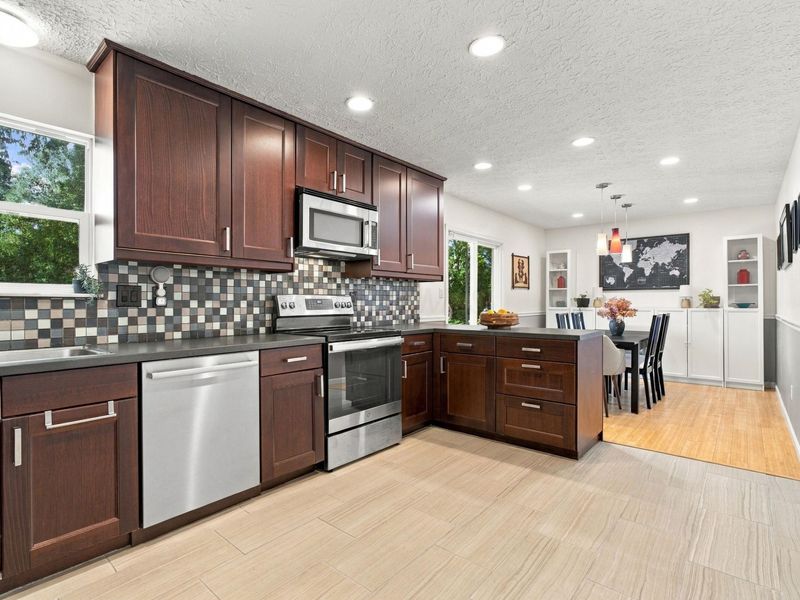 4999 Castlerea Court, Columbus, OH 43221 Photo 5