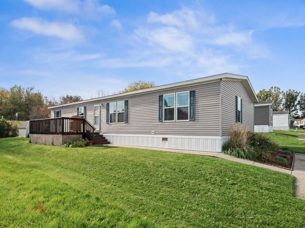 1442 Red Oak Lane NE, Belmont, MI 49306