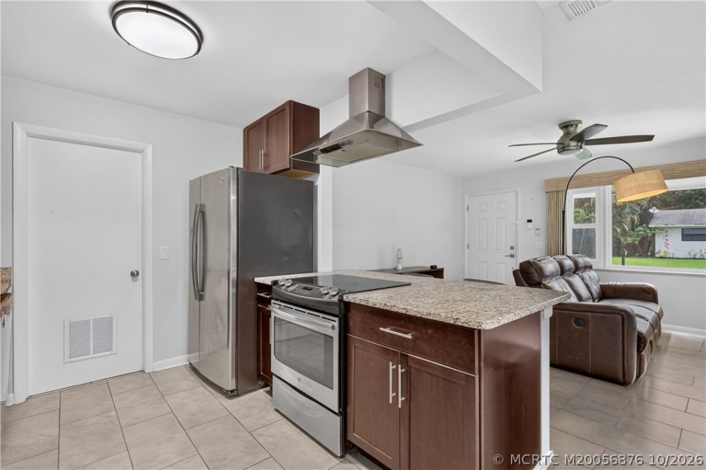 908 SW 36th Terrace, Palm City, FL 34990 Photo