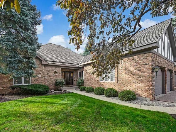 51 Chesterfield Court , Burr Ridge, IL 60527