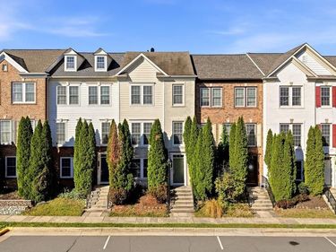 197 GREAT LAUREL SQUARE SE , LEESBURG, VA 20175