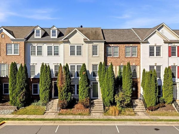 197 GREAT LAUREL SQUARE SE , LEESBURG, VA 20175