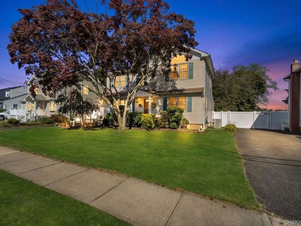 33 Mohawk Drive , North Babylon, NY 11703