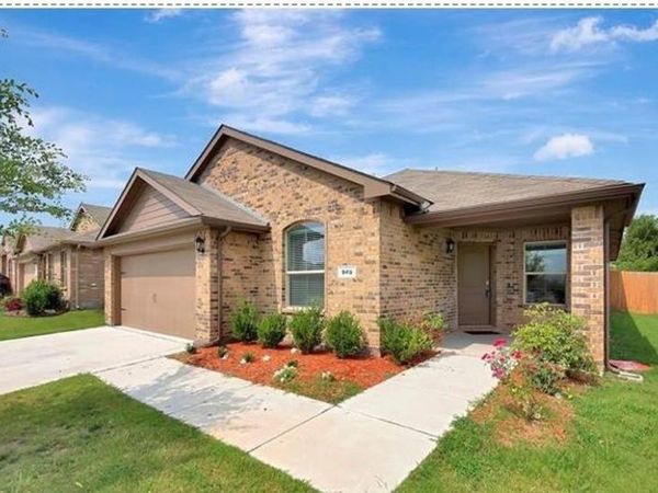 945 Loftin Street, Crowley, TX 76036