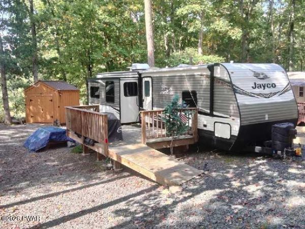 134 Village Drive E, Milford, PA 18337