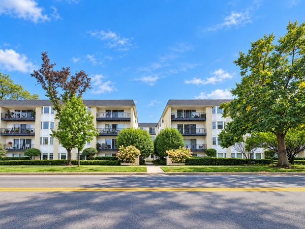 701 Ridge Road , Unit 3B, Wilmette, IL 60091