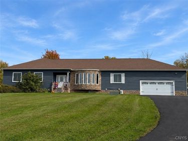 5042 Mac Clenthen Road, Manlius, NY 13104
