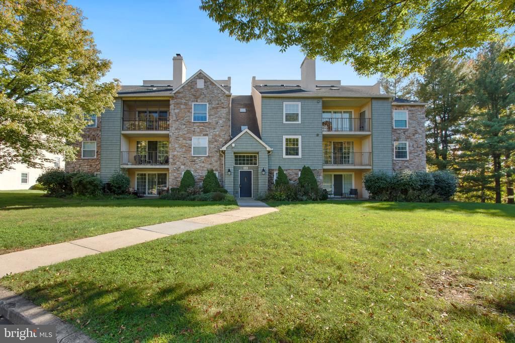 812 DEER RUN, EAST NORRITON, PA 19403
