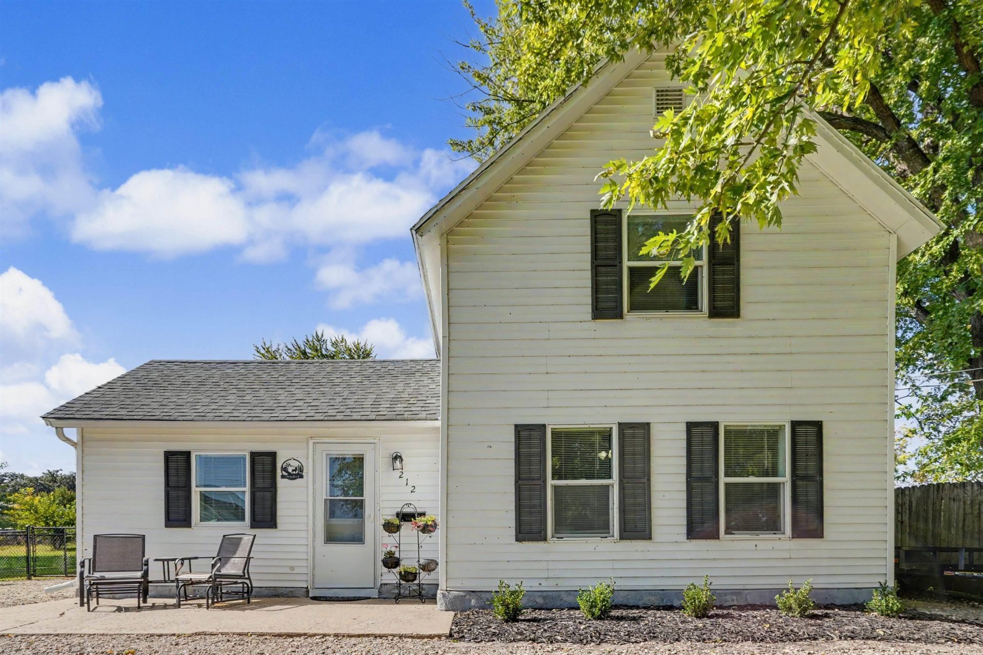 212 Berlin Avenue, Traer, IA 50675 Main Photo