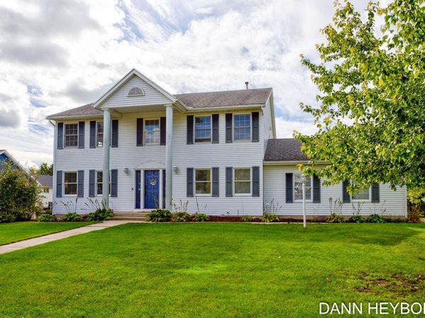 7044 Summit Hill Court SE, Caledonia, MI 49316
