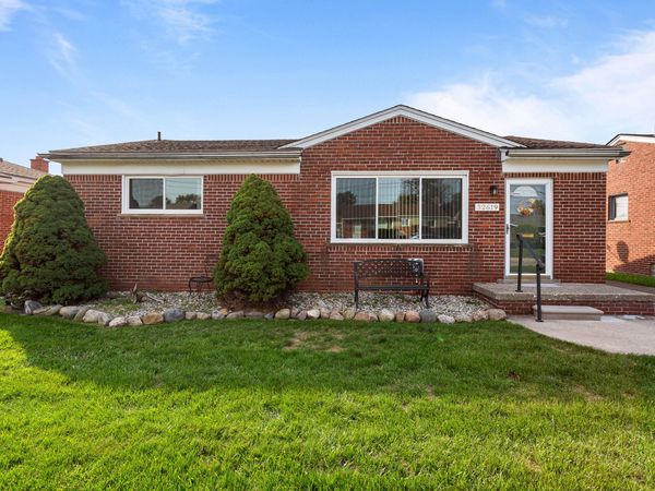 32619 Anita Drive, Westland, MI 48185