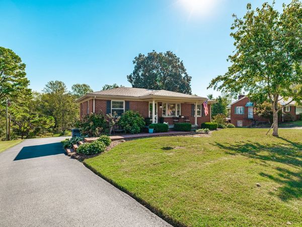 4052 S Sequoia Dr , Springfield, TN 37172